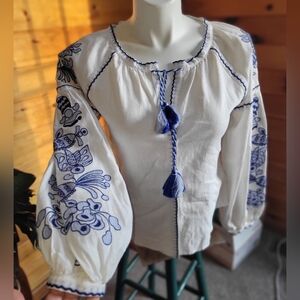 March 11 Amazing Embroidered 100% Linen Blouse Size Small